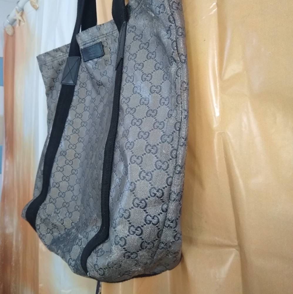 Authentic Gucci Tote! Great, Solid & Classic Gg - image 4
